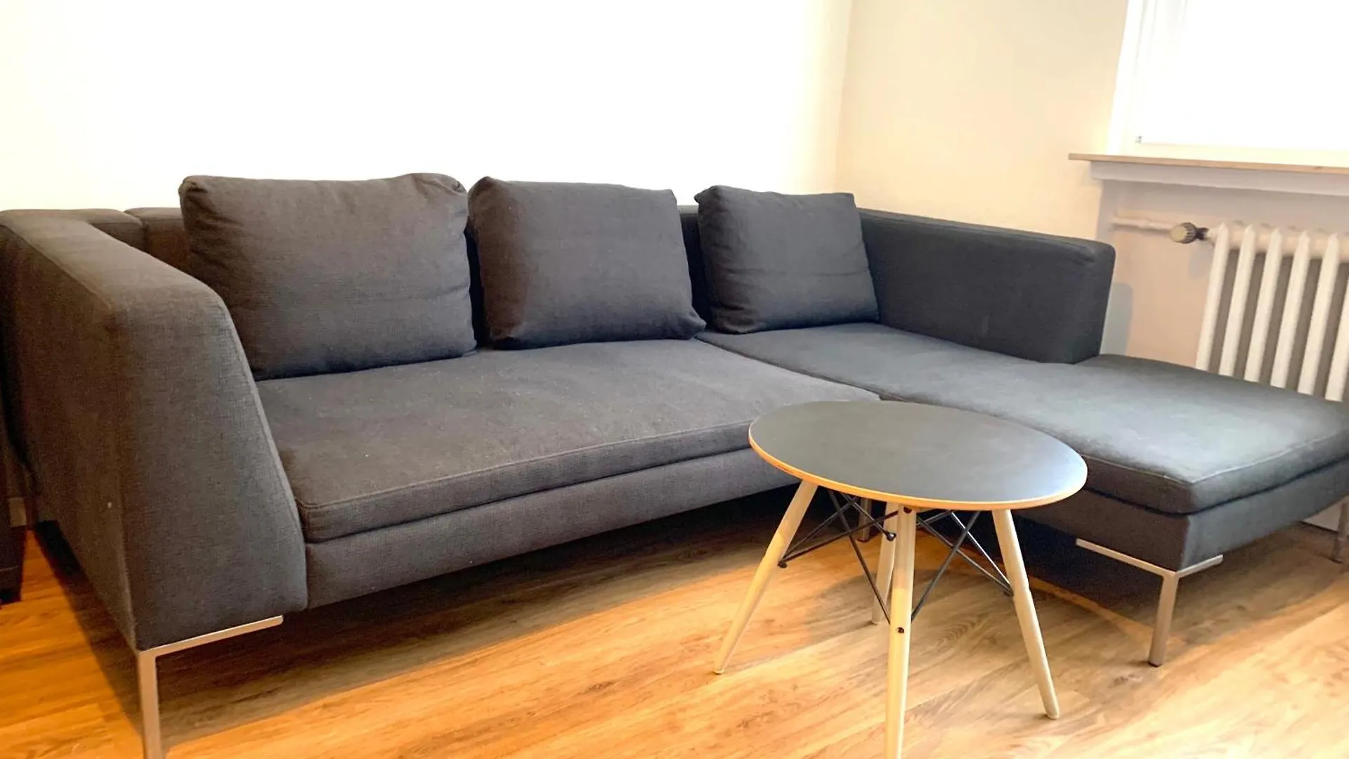 Gemuetliches Apartment Mit 2 Schlaf- Und 2 Badezimmern Plus Balkon Kolín nad Rýnem